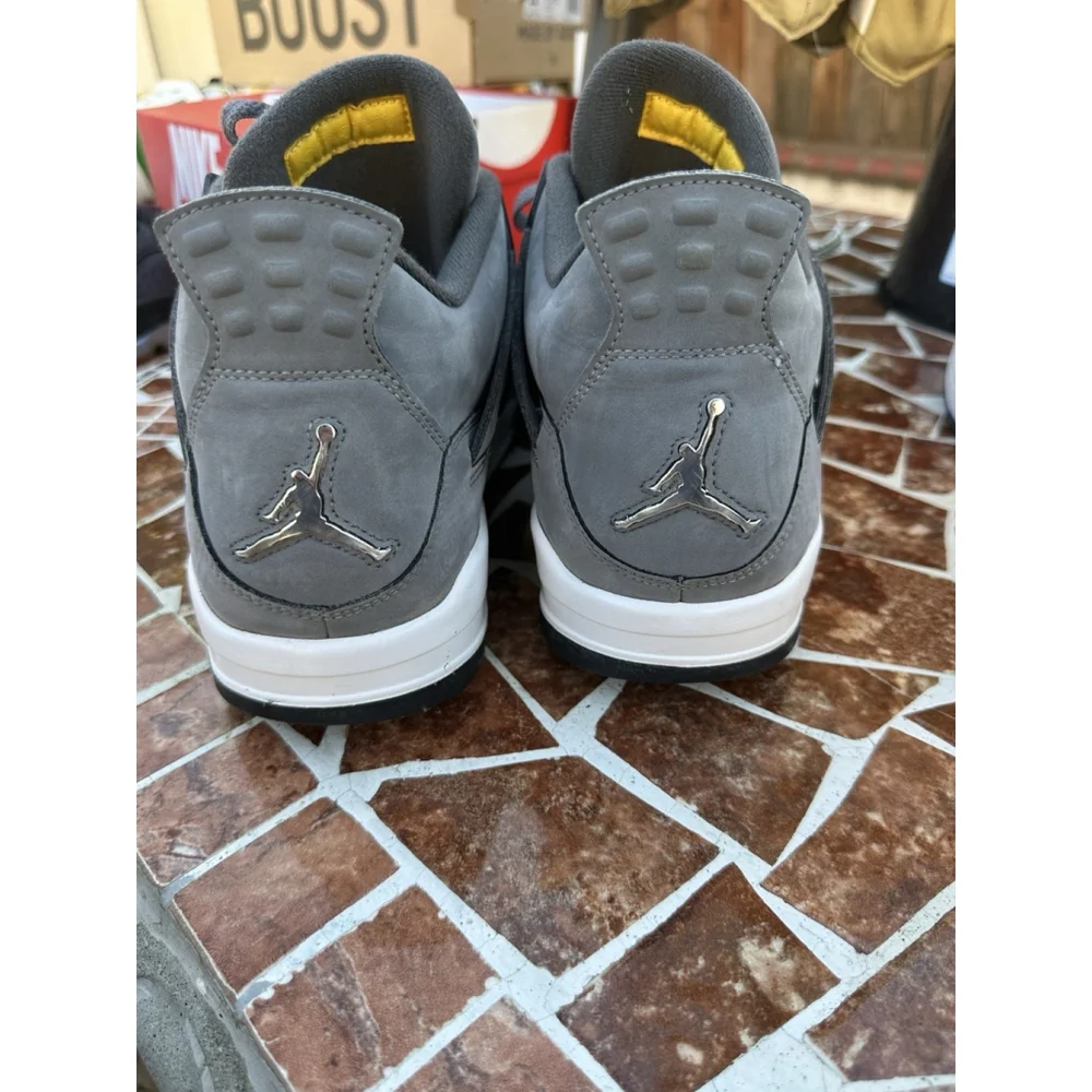 retro 4 size 13 cool grey 308497-007 used great condition